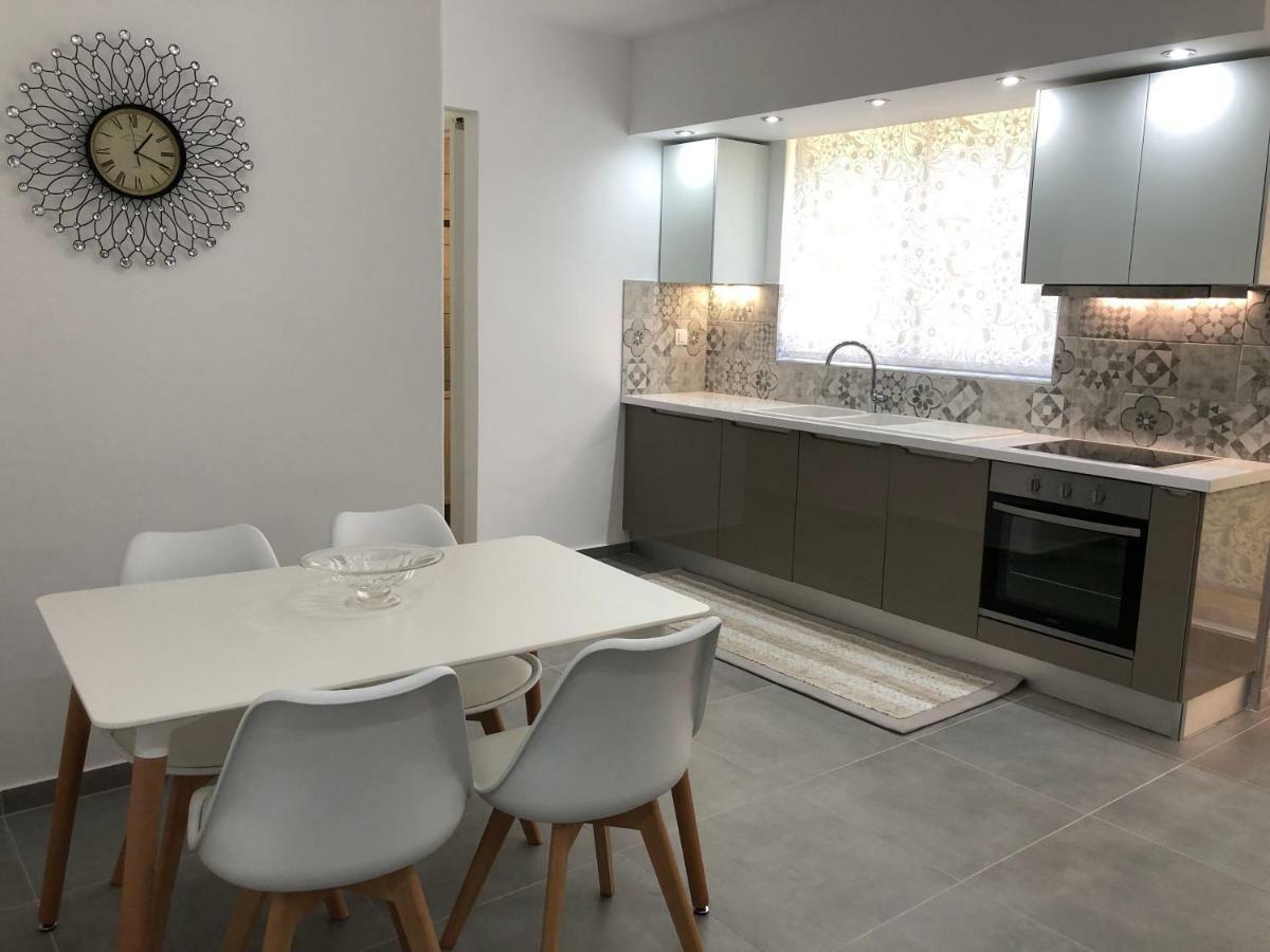 Cosy Apartment In Chalandri Atene Esterno foto